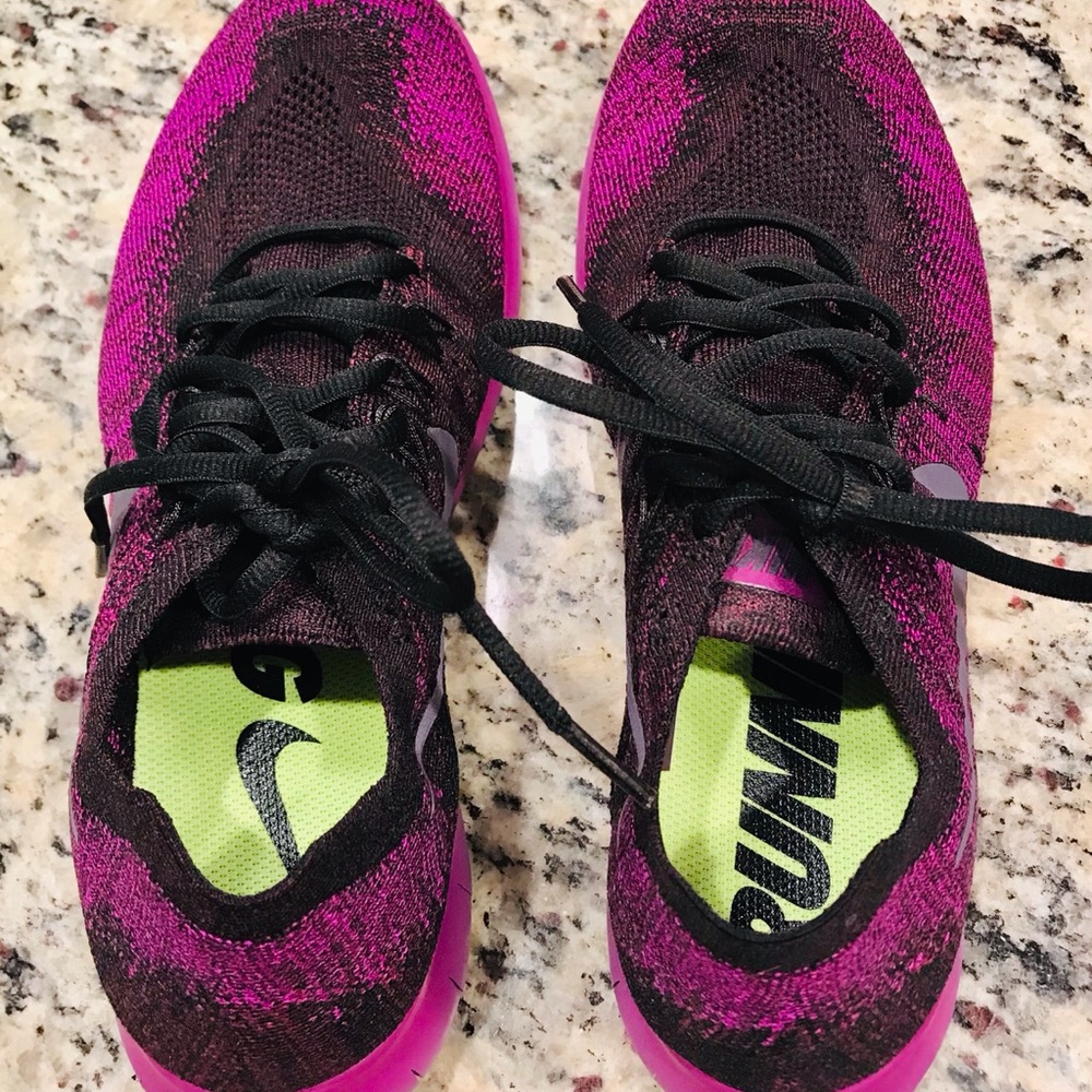 Women’s Nike Free RN Flyknit Tennis Shoes (l0)